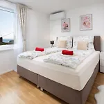 Apartamento Azureo With Ocean View By Stadtlandnest Opatija