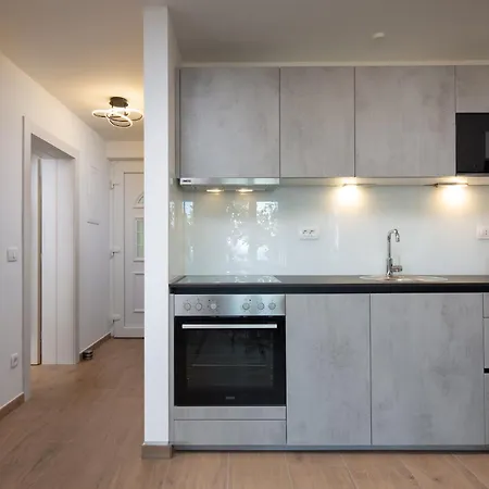 Azureo With Ocean View By Stadtlandnest Apartment