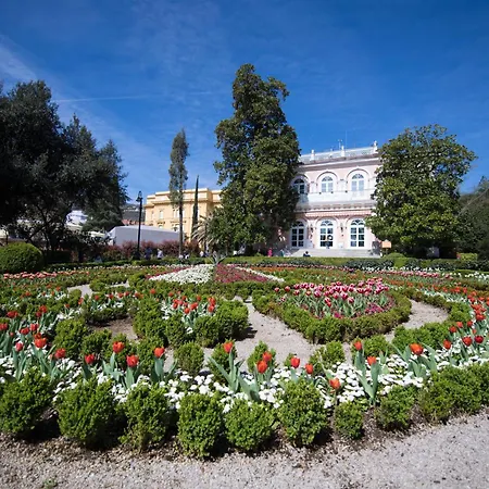 Azureo With Ocean View Apartment