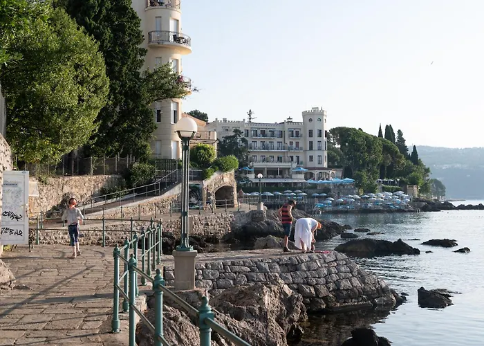 Azureo With Ocean View Lägenhet